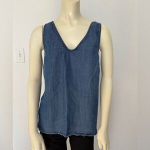 Universal Threads Soft Denim Raw Edge Tank Top Blouse - excellent condition